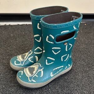 BOGS Kids Teal Shark Pattern Rain Boots